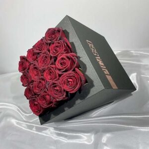 باکس گل رز قرمز مدل پیکاسو مقوایی