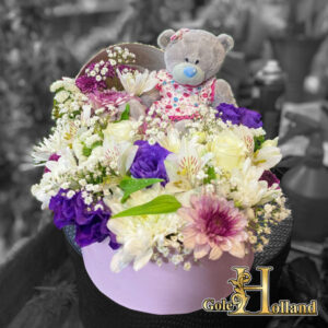 باکس گل هدیه نوزاد با گل آلسترومریا و گل رز