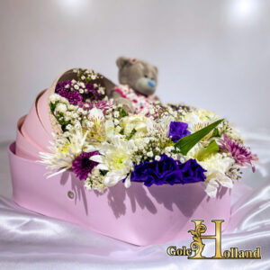 باکس گل و جعبه گل نوزاد با گلهای بهاری و عروسک