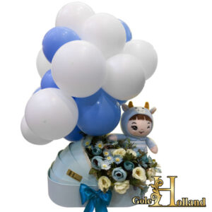 کریر نوزاد با گل مصنوعی و عروسک