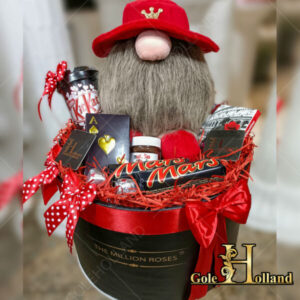 باکس گرد مخصوص روز ولنتاین باشکلات mars و عروسک ریش‌دار