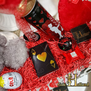 باکس هدیه مخصوص ولنتاین با شکلات و عروسک