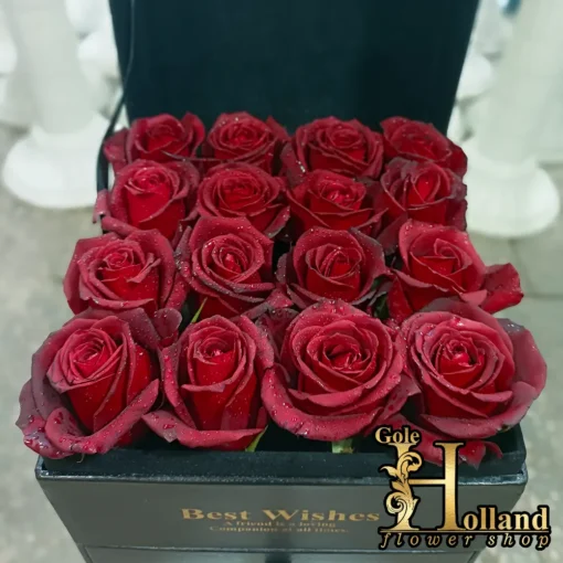 جعبه گل با 16 شاخه گل رز هلندی قرمز