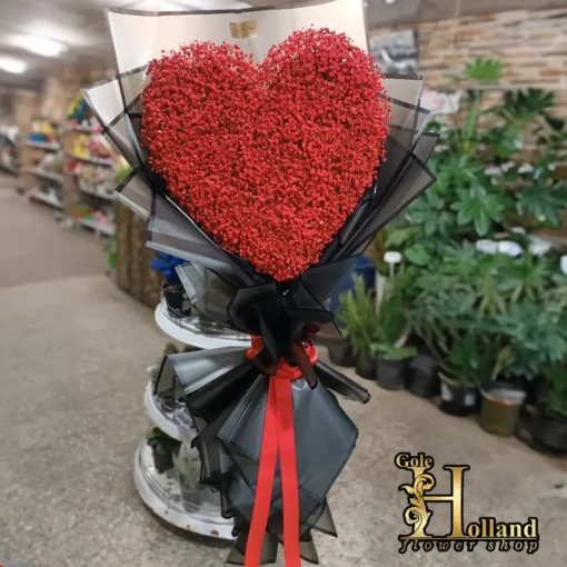 دسته گل مشکی قرمز سایز بزرگ قلبی با گل ژیپسوفیلا