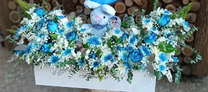 باکس گل تولد - مدل Elsa با تم آبی و گل رز
