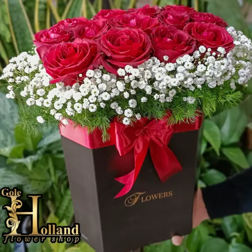باکس گل پایه بلند با گل رز قرمز