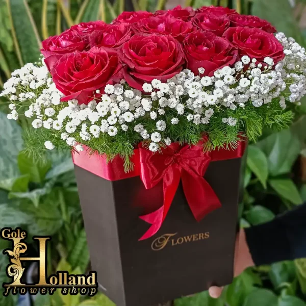 باکس گل پایه بلند با گل رز قرمز